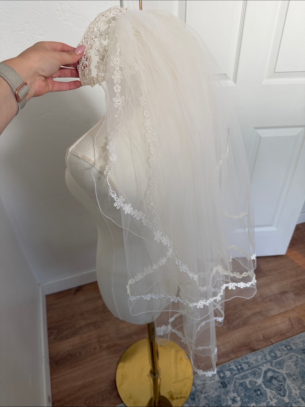Vintage Ivory Floral Lace Bridal Veil